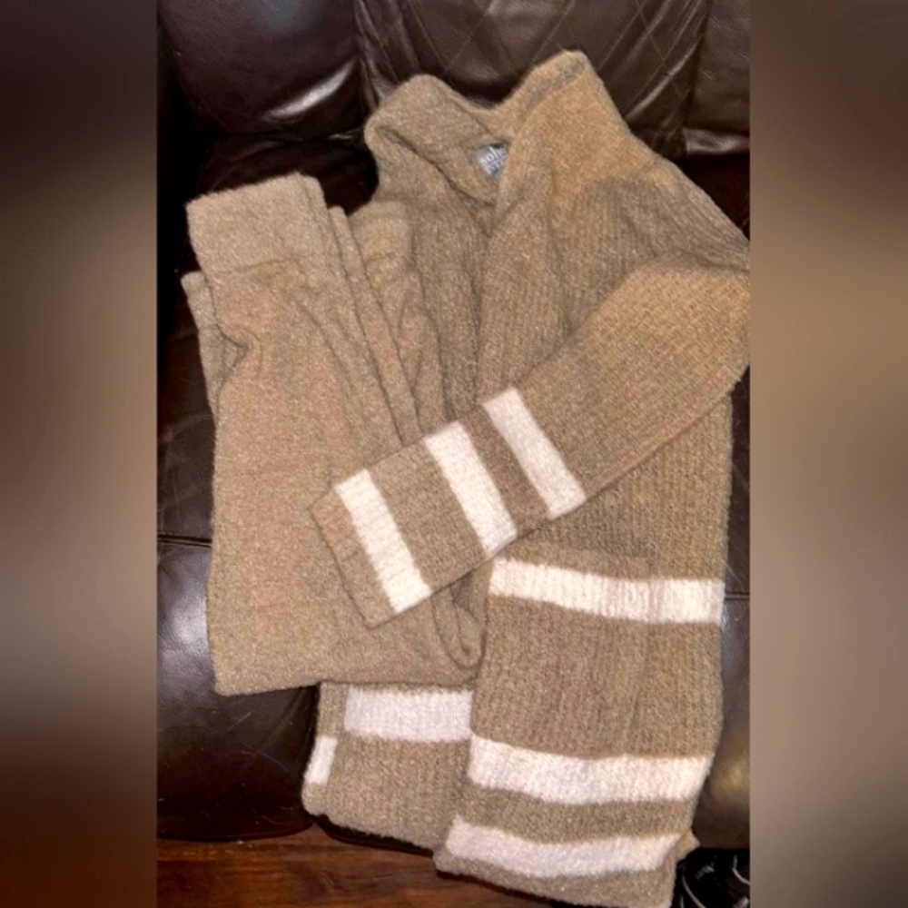 Express 2-piece Cardigan and leggings Matching Set Size Medium (NWOT)